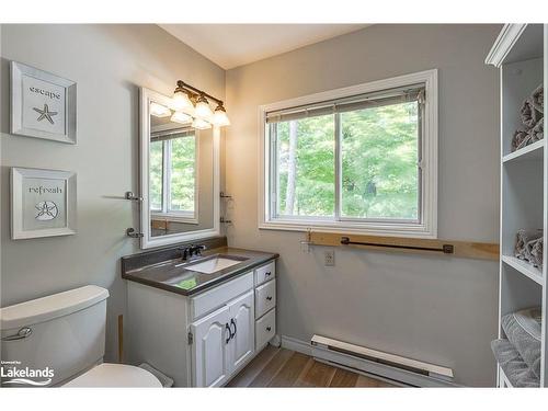 8 Nassau Court, Tiny, ON - Indoor Photo Showing Bathroom