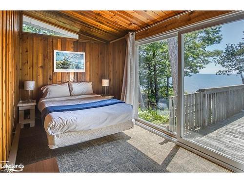 8 Nassau Court, Tiny, ON - Indoor Photo Showing Bedroom