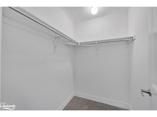 29 Lisa Street, Wasaga Beach, ON - Indoor With Storage