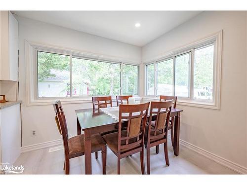 42 Parent Rd, Tiny, ON - Indoor Photo Showing Dining Room