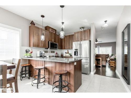 19 Falvo Street, Wasaga Beach, ON - Indoor Photo Showing Kitchen With Upgraded Kitchen