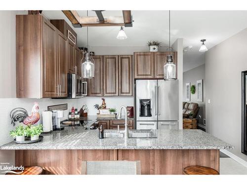 19 Falvo Street, Wasaga Beach, ON - Indoor Photo Showing Kitchen With Upgraded Kitchen