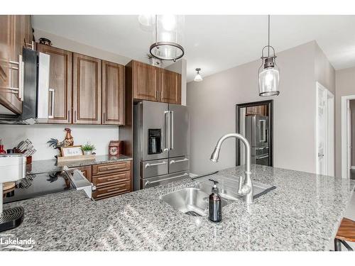 19 Falvo Street, Wasaga Beach, ON - Indoor Photo Showing Kitchen