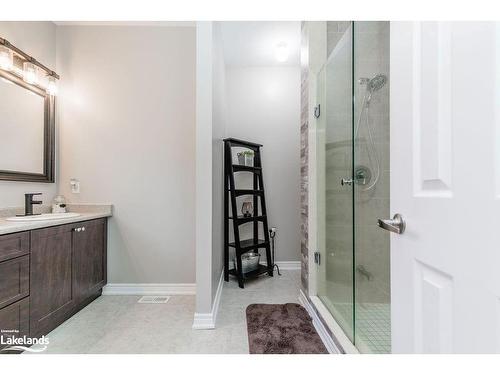 19 Falvo Street, Wasaga Beach, ON - Indoor Photo Showing Bathroom