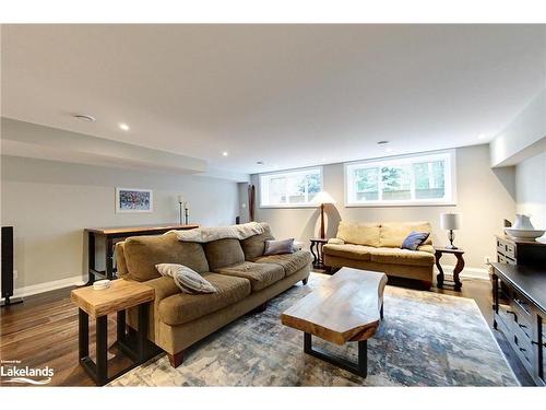 5 Alpine Court, Collingwood, ON - Indoor Photo Showing Living Room