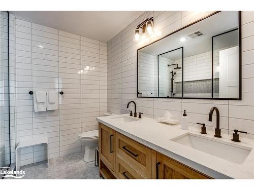 1011-2 Toronto Street, Barrie, ON - Indoor Photo Showing Bathroom