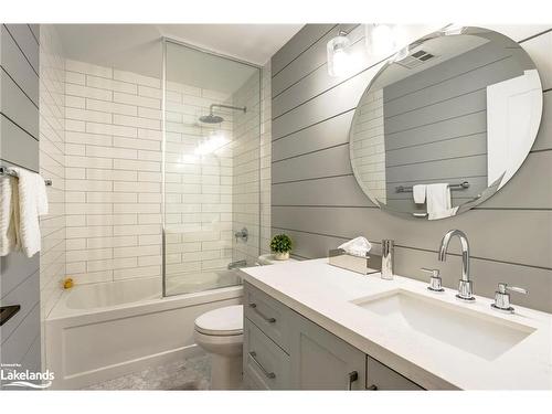 1011-2 Toronto Street, Barrie, ON - Indoor Photo Showing Bathroom