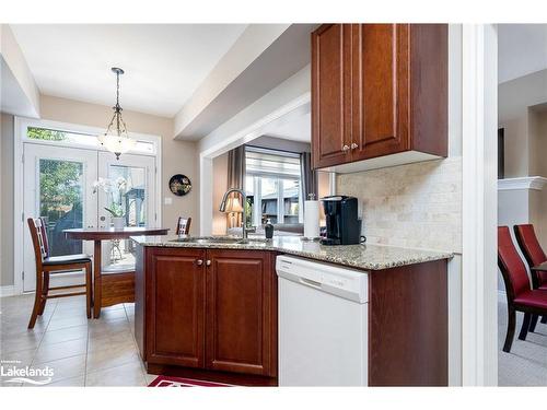 32 Sandy Coast Crescent, Wasaga Beach, ON - Indoor Photo Showing Kitchen