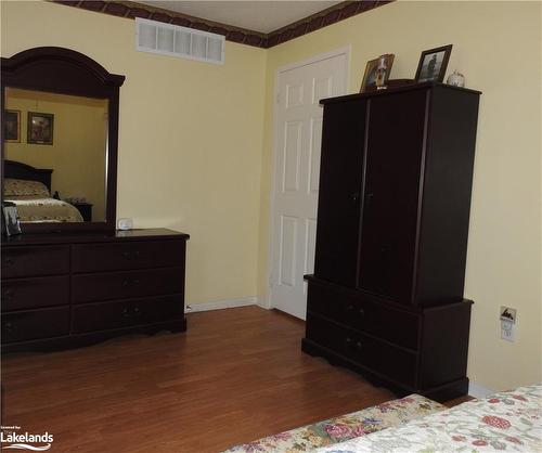 189 Dyer Drive, Wasaga Beach, ON - Indoor Photo Showing Bedroom