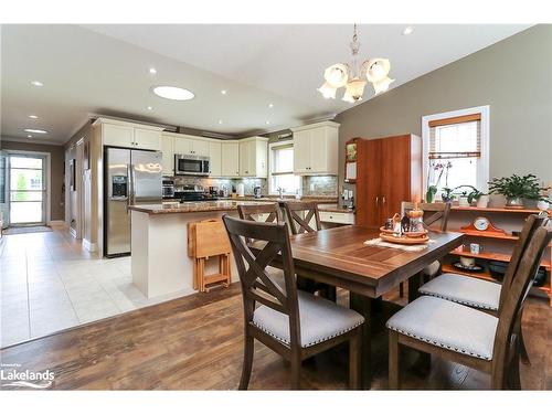 54 New York Avenue, Wasaga Beach, ON - Indoor Photo Showing Dining Room