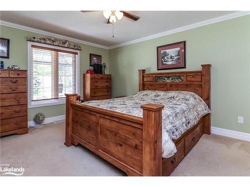 54 New York Avenue, Wasaga Beach, ON - Indoor Photo Showing Bedroom