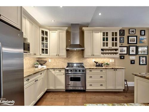 151 Rankins Crescent, Thornbury, ON - Indoor Photo Showing Kitchen With Upgraded Kitchen