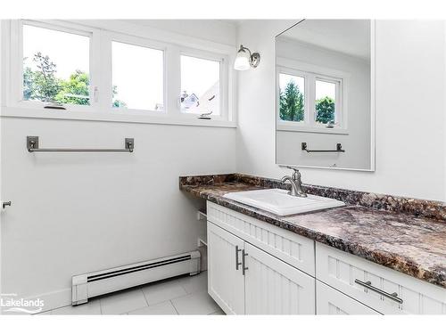 121 Birch Street, Collingwood, ON - Indoor Photo Showing Bathroom