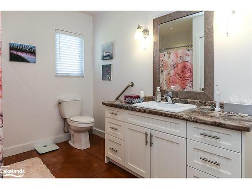 121 Birch Street, Collingwood, ON - Indoor Photo Showing Bathroom