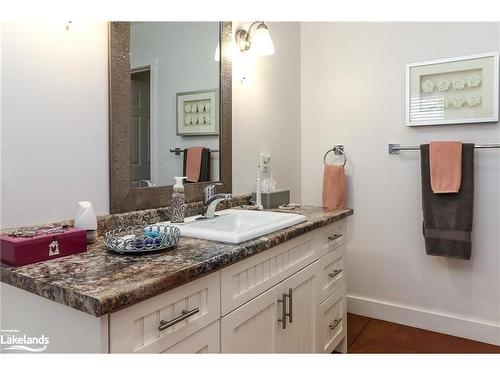 121 Birch Street, Collingwood, ON - Indoor Photo Showing Bathroom