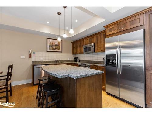 602 Glen Abbey Way, Mactier, ON - Indoor Photo Showing Kitchen With Upgraded Kitchen