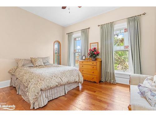 63 Bridge Street, Meaford, ON - Indoor Photo Showing Bedroom