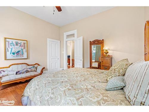 63 Bridge Street, Meaford, ON - Indoor Photo Showing Bedroom