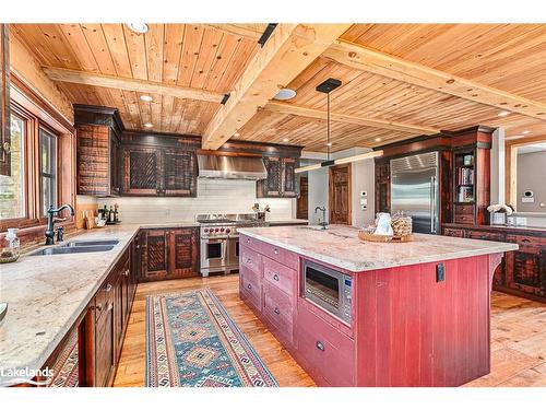 146 Wyandot Court, The Blue Mountains, ON - Indoor Photo Showing Kitchen With Double Sink