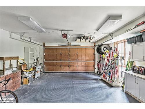 146 Wyandot Court, The Blue Mountains, ON - Indoor Photo Showing Garage