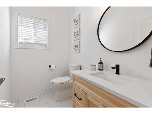 135 Plewes Drive, Collingwood, ON - Indoor Photo Showing Bathroom