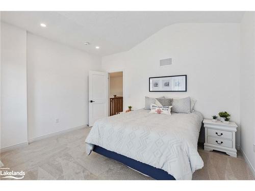 135 Plewes Drive, Collingwood, ON - Indoor Photo Showing Bedroom