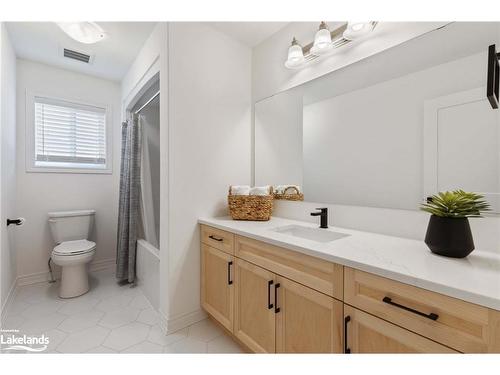 135 Plewes Drive, Collingwood, ON - Indoor Photo Showing Bathroom