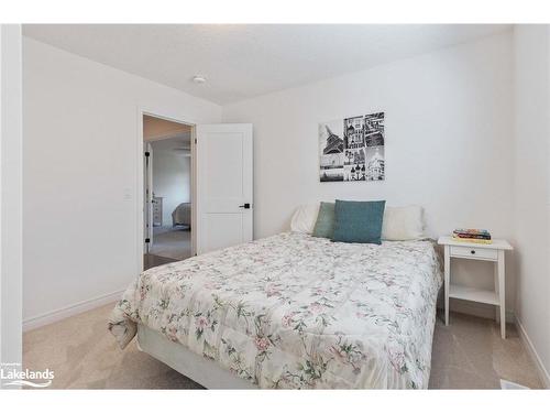 135 Plewes Drive, Collingwood, ON - Indoor Photo Showing Bedroom