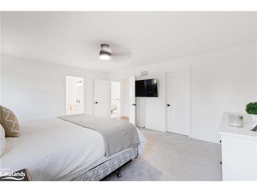 135 Plewes Drive, Collingwood, ON - Indoor Photo Showing Bedroom