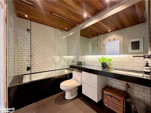 119-1 Shaw Street, Toronto, ON - Indoor Photo Showing Bathroom