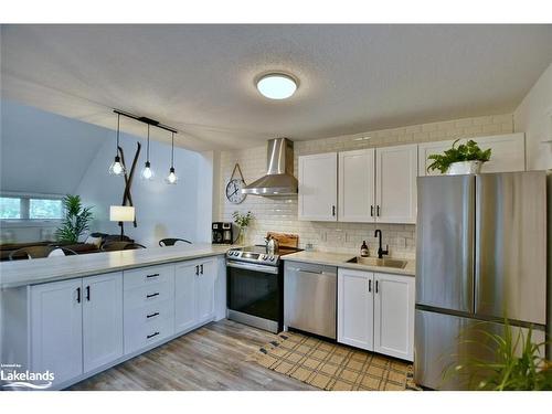 207 Escarpment Crescent, Collingwood, ON - Indoor Photo Showing Kitchen