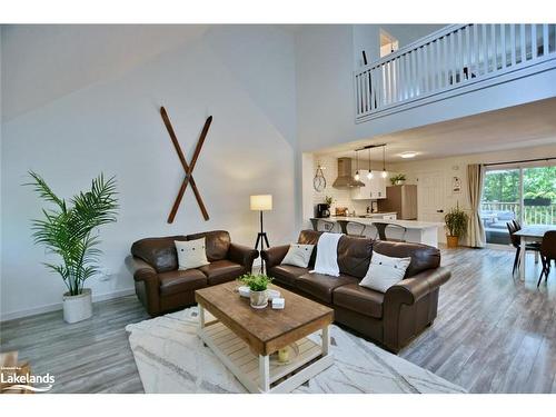 207 Escarpment Crescent, Collingwood, ON - Indoor Photo Showing Living Room