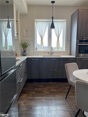 301-12 Beckwith Lane, The Blue Mountains, ON - Indoor Photo Showing Kitchen