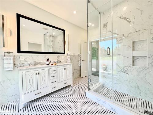 131 Peats Point Road, Prince Edward County, ON - Indoor Photo Showing Bathroom