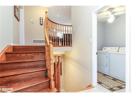 34 Cranberry Heights, Wasaga Beach, ON - Indoor Photo Showing Laundry Room
