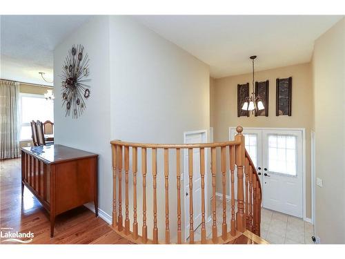 34 Cranberry Heights, Wasaga Beach, ON - Indoor Photo Showing Other Room