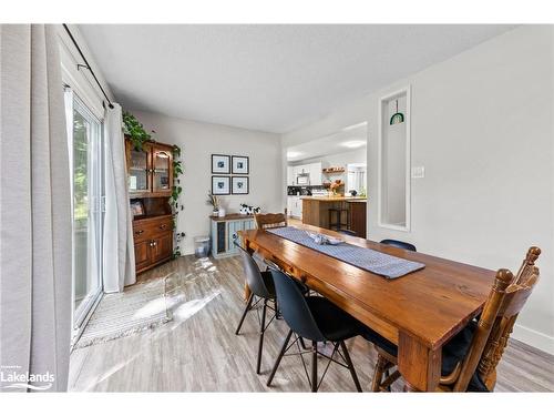 51 Louis Avenue, Tiny Twp, ON - Indoor Photo Showing Dining Room