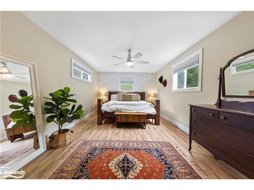 51 Louis Avenue, Tiny Twp, ON - Indoor Photo Showing Bedroom