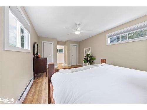 51 Louis Avenue, Tiny Twp, ON - Indoor Photo Showing Bedroom