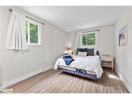 51 Louis Avenue, Tiny Twp, ON - Indoor Photo Showing Bedroom