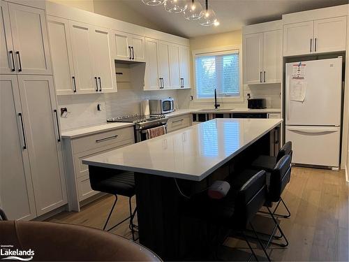 68-149 Fairway Crescent, Collingwood, ON - Indoor Photo Showing Kitchen