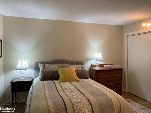 68-149 Fairway Crescent, Collingwood, ON - Indoor Photo Showing Bedroom