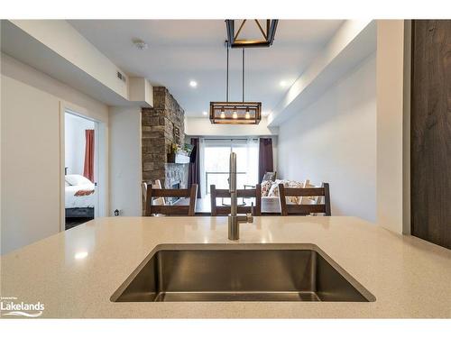 106-16 Beckwith Lane, The Blue Mountains, ON - Indoor Photo Showing Kitchen With Double Sink