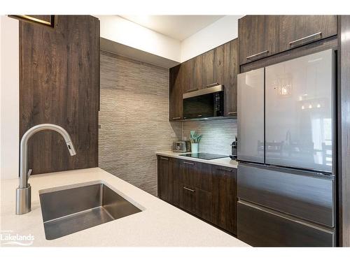 106-16 Beckwith Lane, The Blue Mountains, ON - Indoor Photo Showing Kitchen With Double Sink