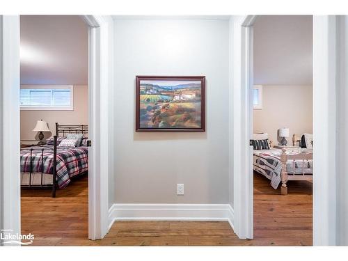 111 Earl Street, Wasaga Beach, ON - Indoor Photo Showing Other Room