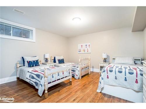 111 Earl Street, Wasaga Beach, ON - Indoor Photo Showing Bedroom