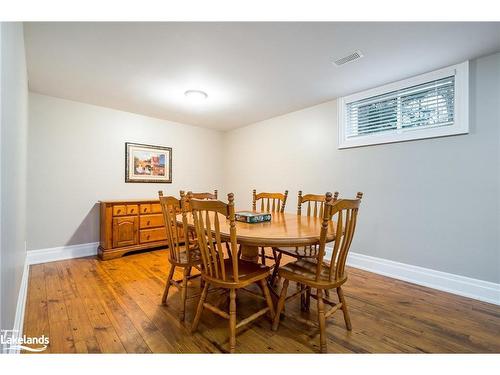 111 Earl Street, Wasaga Beach, ON - Indoor Photo Showing Dining Room