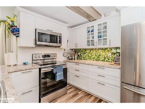 11 Madeline Street, Huntsville, ON - Indoor Photo Showing Kitchen