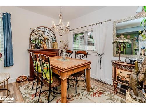 11 Madeline Street, Huntsville, ON - Indoor Photo Showing Dining Room