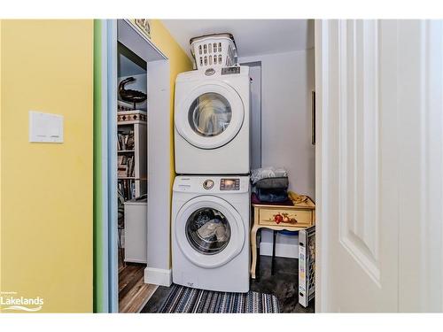 11 Madeline Street, Huntsville, ON - Indoor Photo Showing Laundry Room